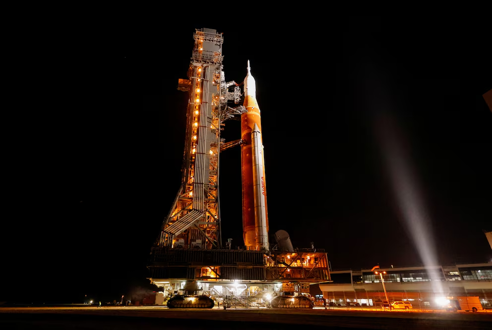 La NASA lista para lanzamiento lunar en más de medio siglo